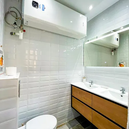 Urban Flat 198 - Townhouse Basfroi Apartment Paris